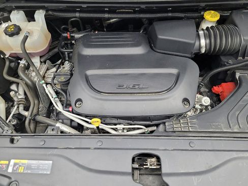 Used 2023 Chrysler Voyager LX FWD image 30