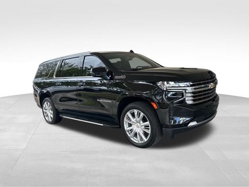 Used 2024 Chevrolet Suburban High Country w/ Advanced Technology Package image 2