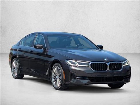 Certified 2023 BMW 530i w/ Premium Package RWD image 3