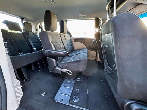 Used 2016 Dodge Grand Caravan image 16