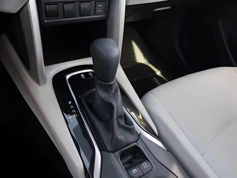 Certified 2023 Toyota Corolla Cross L image 22