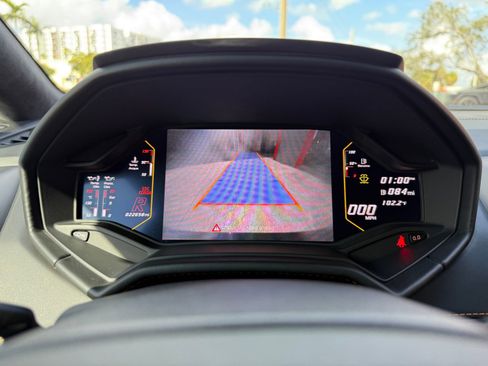 Used 2021 Lamborghini Huracan EVO RWD image 23