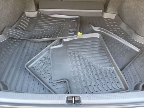 Used 2026 Toyota Camry SE w/ Multimedia Upgrade Package image 9