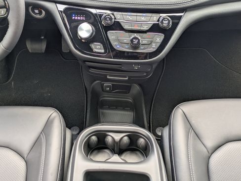 New 2026 Chrysler Pacifica Select image 21