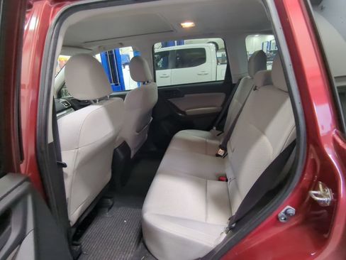 Used 2018 Subaru Forester 2.5i Premium image 9