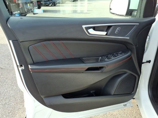 Used 2024 Ford Edge ST-Line AWD/4WD image 16