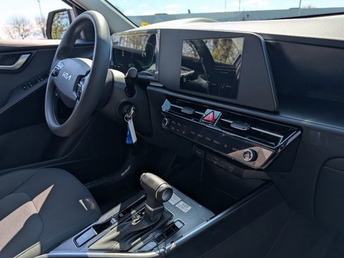 New 2026 Kia Niro LX FWD image 27