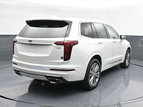 Used 2023 Cadillac XT6 Premium Luxury image 8
