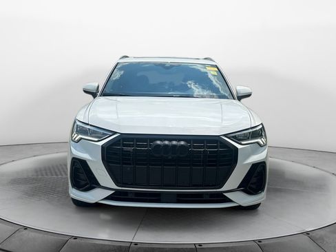 Used 2023 Audi Q3 2.0T Premium Plus w/ Premium Plus Package AWD/4WD image 2