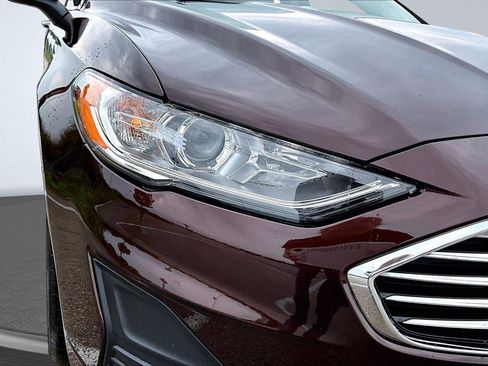 Used 2019 Ford Fusion SE FWD image 28