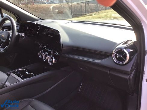 Used 2024 Chevrolet Blazer EV LT image 26