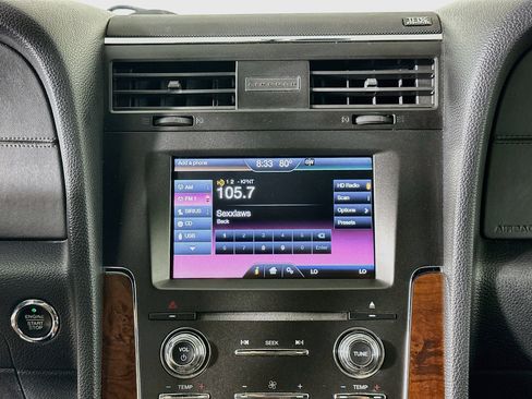 Used 2015 Lincoln Navigator 4WD image 21