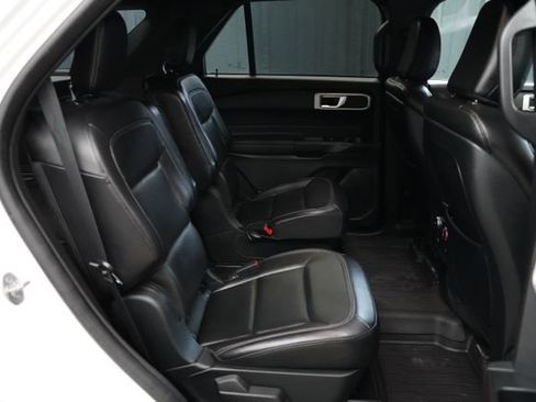 Used 2020 Ford Explorer XLT w/ Equipment Group 202A AWD/4WD image 51