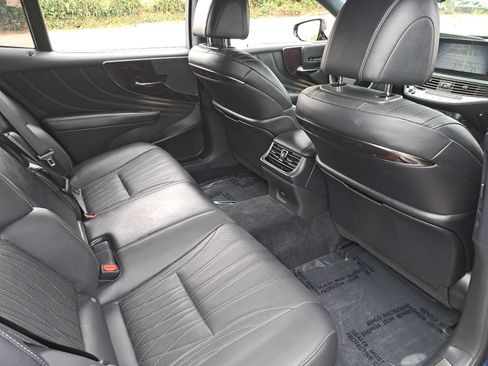 Used 2022 Lexus LS 500 w/ Interior Upgrade Package RWD image 11