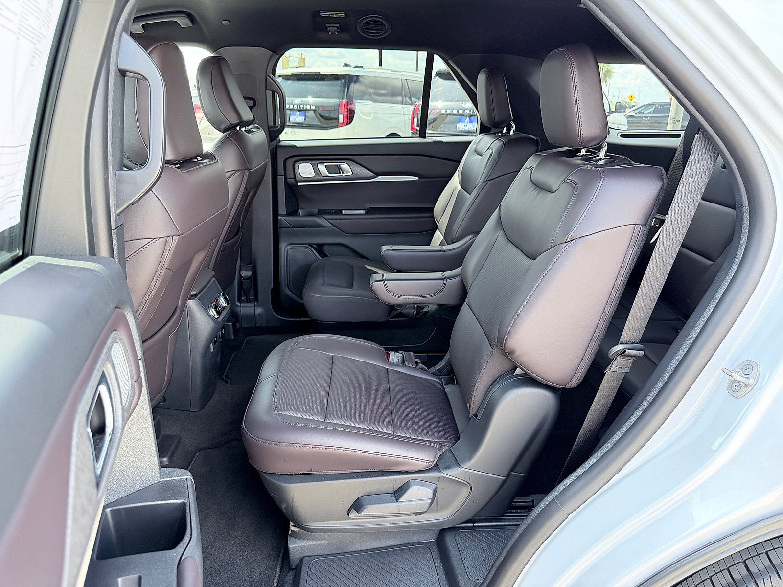 Used 2026 Ford Explorer Platinum RWD image 21