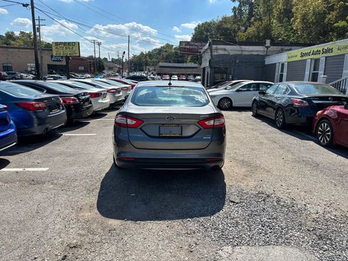 Used 2014 Ford Fusion SE w/ Equipment Group 202A image 4