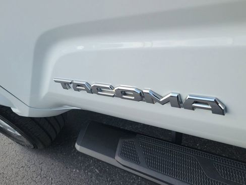Used 2024 Toyota Tacoma SR5 image 5