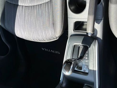 Used 2017 Nissan Sentra SV image 19