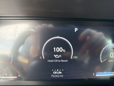 Used 2023 Jeep Grand Cherokee Limited w/ Black Appearance Package image 48