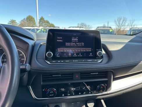 Certified 2024 Nissan Rogue SV w/ SV Premium Package image 22