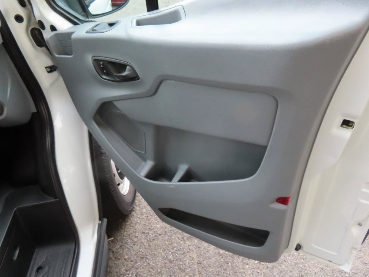 Used 2019 Ford Transit 250 130 Low Roof RWD image 10