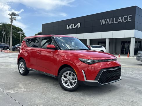 New 2025 Kia Soul LX w/ LX Technology Package image 1