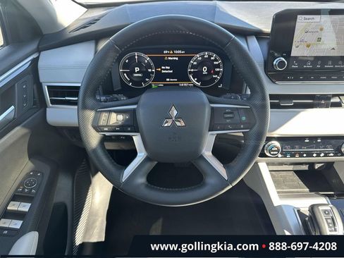 Used 2023 Mitsubishi Outlander SEL AWD/4WD image 14
