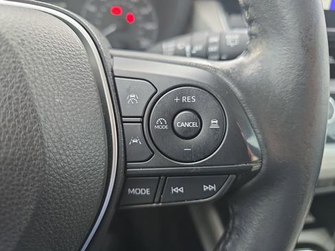 Used 2023 Toyota Corolla Cross LE image 17