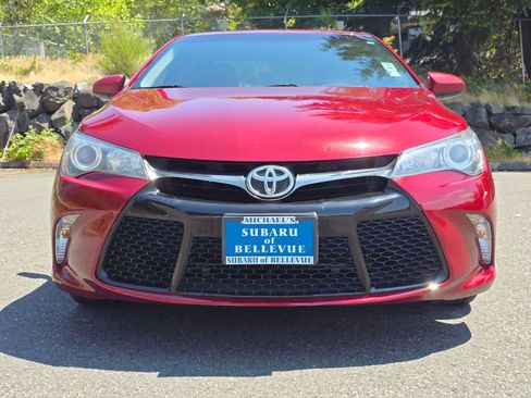 Used 2017 Toyota Camry SE w/ Protection Package (Q2) FWD image 6