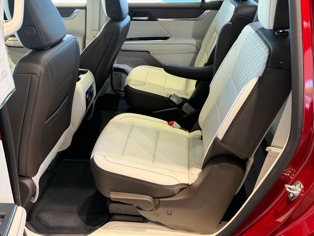 Used 2025 GMC Acadia Denali w/ LPO, Floor Liner Package AWD/4WD image 12