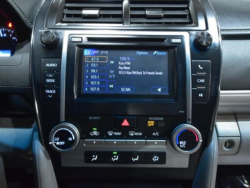 Used 2012 Toyota Camry LE image 18