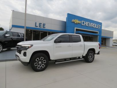 Used 2024 Chevrolet Colorado Z71 w/ Z71 Convenience Package 2