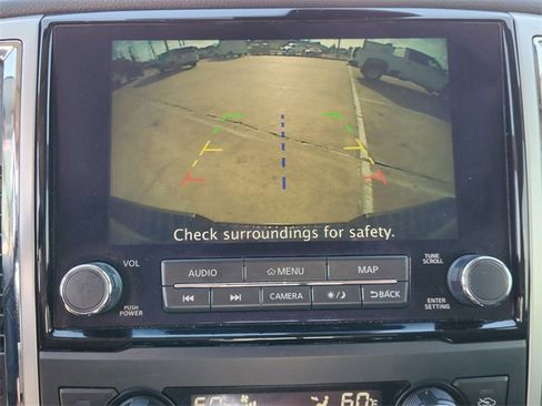 Used 2021 Nissan Titan SV w/ SV Convenience Package image 17