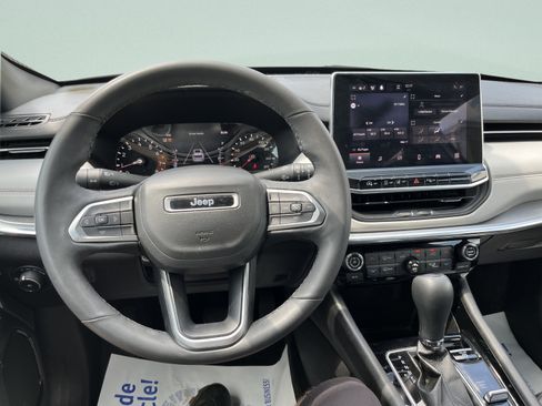 Used 2023 Jeep Compass Limited AWD/4WD image 18