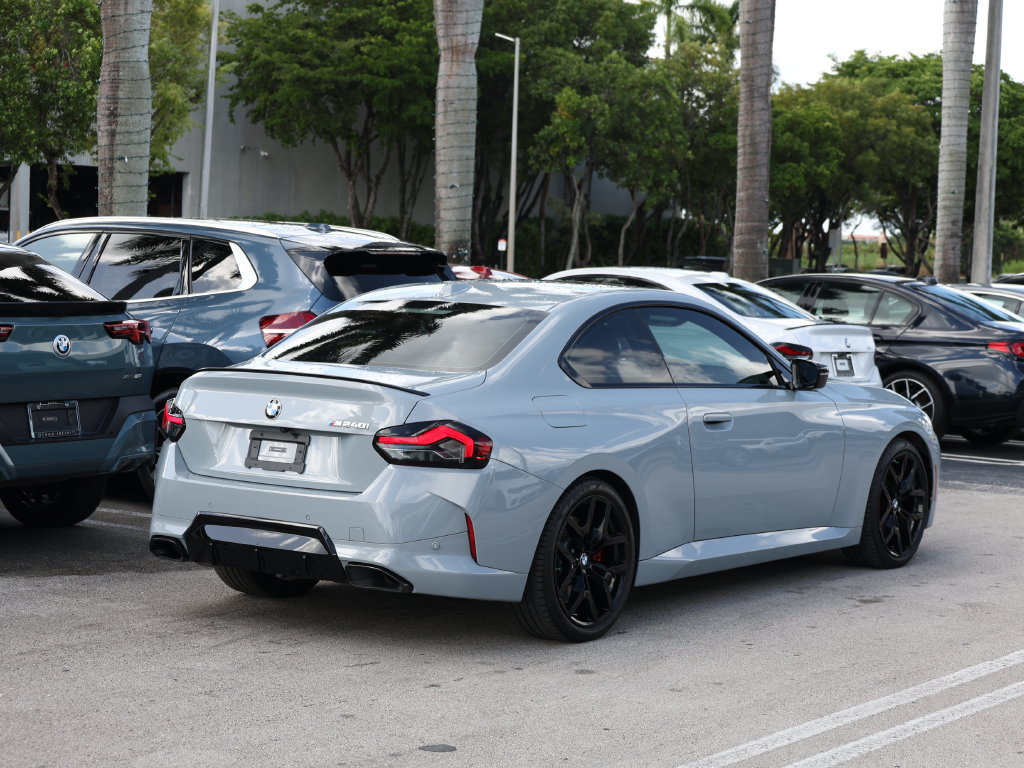 Used 2025 BMW M240i Coupe w/ Premium Package RWD image 5