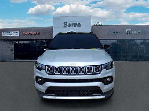 Used 2024 Jeep Compass Limited AWD/4WD image 2