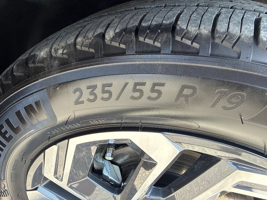 Used 2025 Hyundai Tucson Limited AWD/4WD image 30