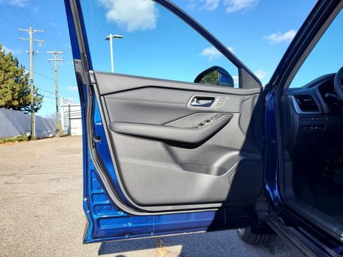 New 2026 Nissan Rogue Platinum image 16