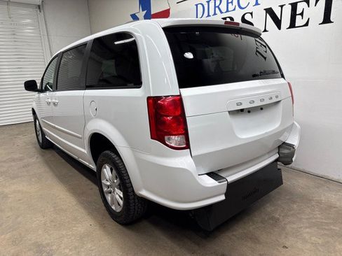 Used 2016 Dodge Grand Caravan SXT FWD image 12