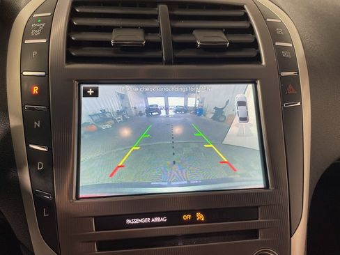 Used 2017 Lincoln MKZ Premiere image 16