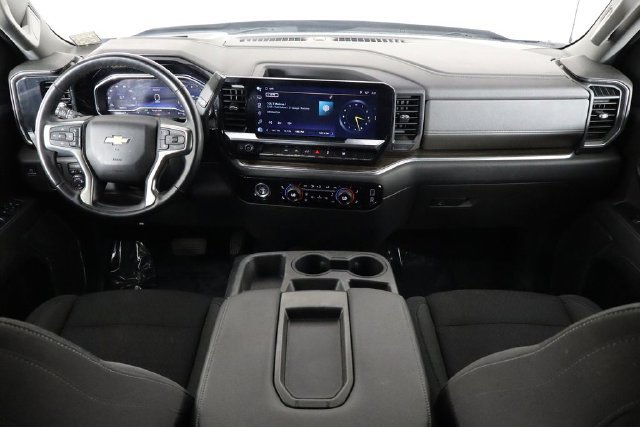 Used 2023 Chevrolet Silverado 1500 LT AWD/4WD image 17