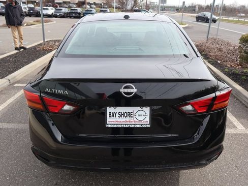 Certified 2025 Nissan Altima 2.5 SV FWD image 7