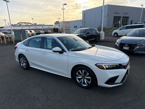 Used 2024 Honda Civic LX image 2