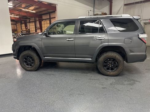Used 2017 Toyota 4Runner Limited image 7
