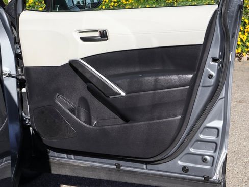 Used 2022 Toyota Corolla Cross L image 38