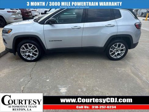 Certified 2025 Jeep Compass Limited AWD/4WD image 1