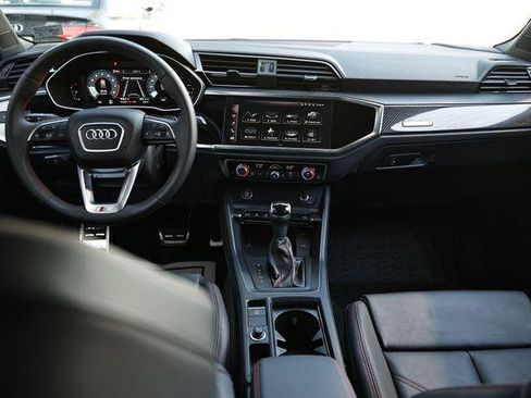 Certified 2025 Audi Q3 2.0T Premium Plus image 27