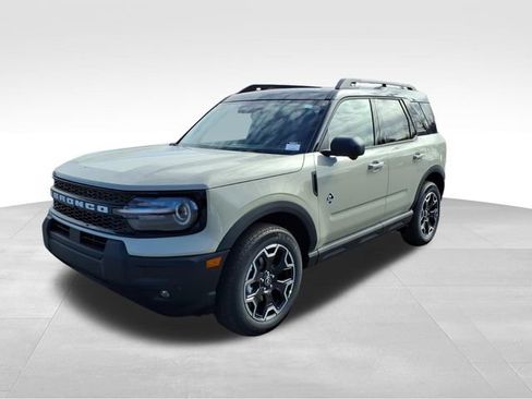 New 2025 Ford Bronco Sport Outer Banks w/ Outer Banks Tech Package+ AWD/4WD image 2
