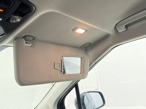 Used 2025 Kia Carnival FWD image 80