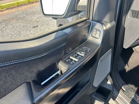 Used 2024 Ford F150 Platinum image 11